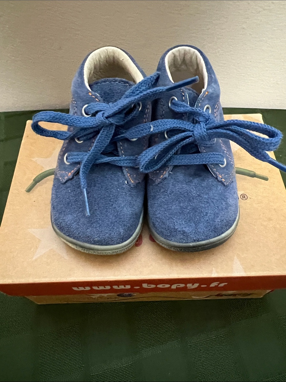 NWTs Kids Blue Suede Lace-Up Shoes Walking Shoes